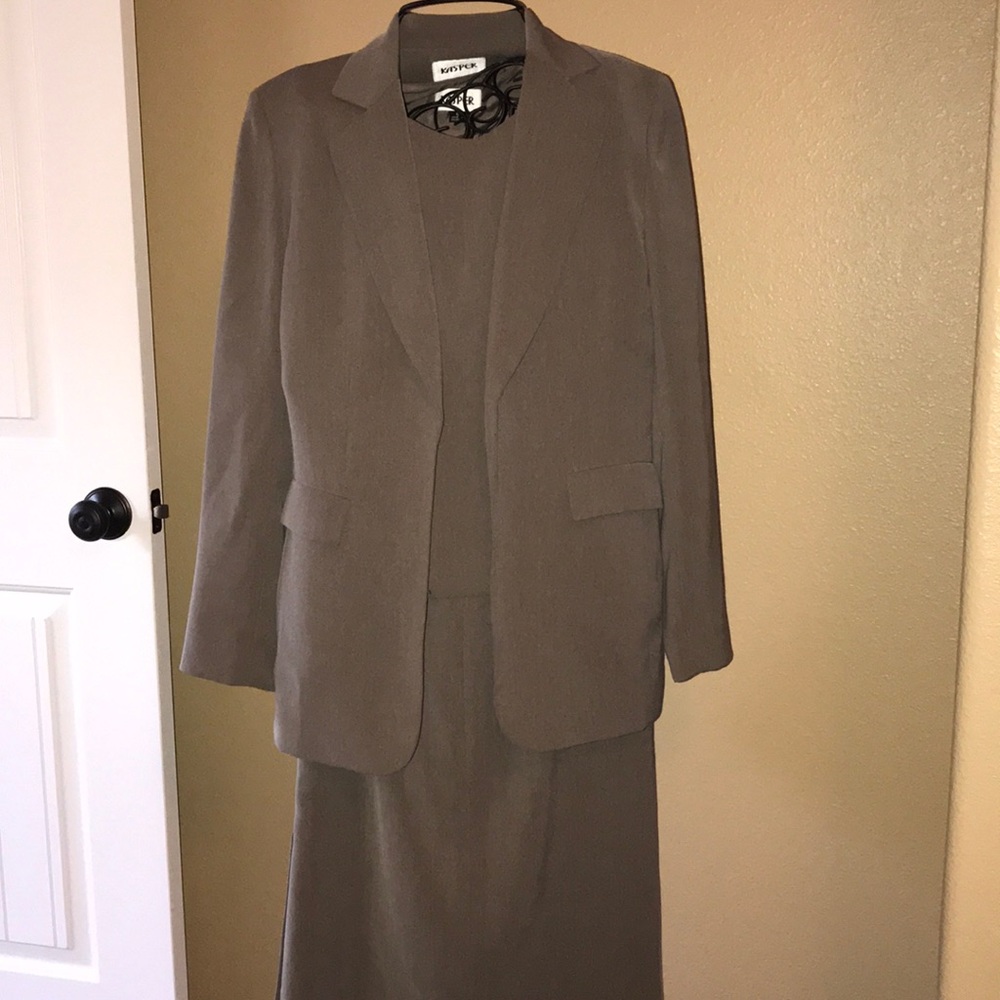 Kasper 3 piece suit